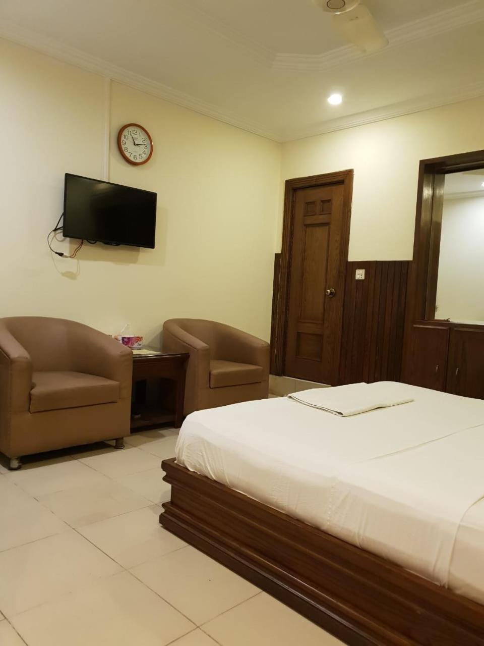 Hotel Grand Faisalabad Exterior foto