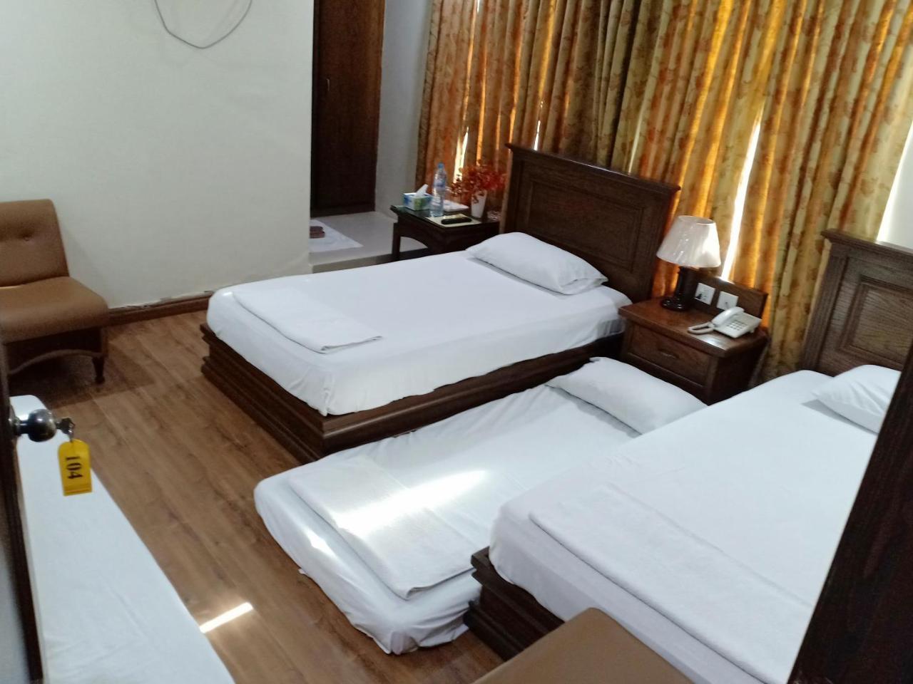 Hotel Grand Faisalabad Exterior foto